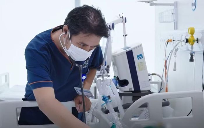Thăm khám cho bệnh nhân - Ảnh BVCC