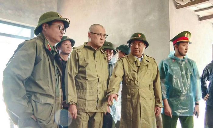 Sau khi vụ việc xảy ra, Bí thư Tỉnh ủy Phú Thọ Phạm Đại Dương; Chủ tịch UBND tỉnh Phú Thọ Trần Duy Đông; Giám đốc Công an tỉnh Phú Thọ Thiếu tướng Nguyễn Minh Tuấn cũng trực tiếp có mặt tại hiện trường, chỉ đạo các lực lượng chức năng khẩn trương triển khai công tác tìm kiếm, cứu nạn, khắc phục hậu quả vụ sạt lở.