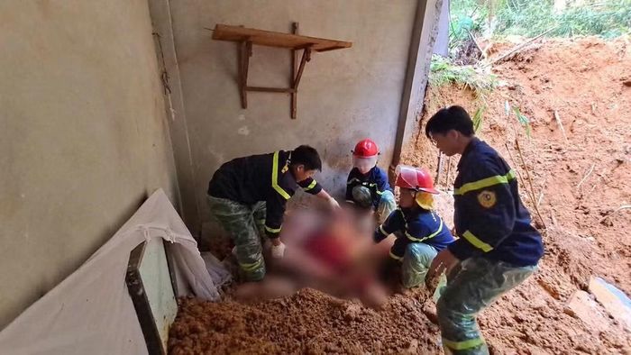 Đến nay đã tìm được 3 người, tất cả đều tử vong, trong đó có ông Xa Văn Dong; bà Đinh Thị Hoan (47 tuổi); bà Xa Thị Chinh (79 tuổi) đều là người thân.