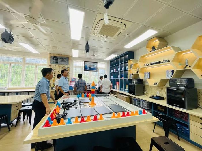 Phòng học STEM tại Trường Phổ thông dân tộc bán trú Tiểu học & THCS Đinh Thanh Kháng. Ảnh: NTCC