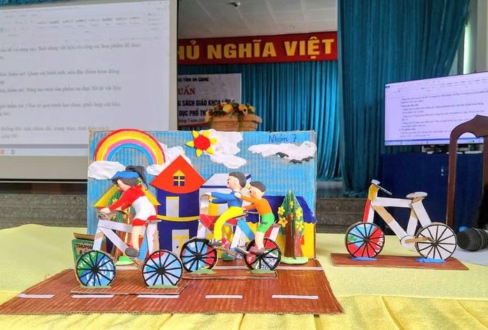 Sản phẩm hoạt động giáo dục STEM. Ảnh: TN.