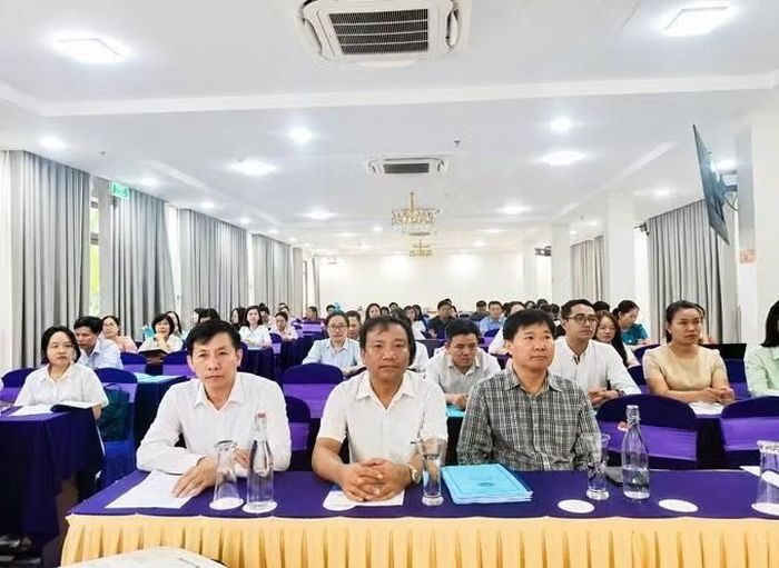 Bồi dưỡng kỹ năng mềm và ứng dụng trí tuệ nhân tạo (AI) cho giáo viên TP Huế.