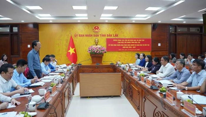 Các đại biểu tham dự buổi làm việc. (Ảnh: Thành Tâm)
