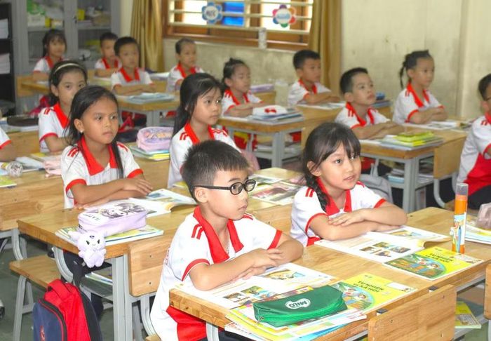 Phụ huynh, học sinh mong chờ tổ chức ăn bán trú để ổn định việc học tập, sinh hoạt.