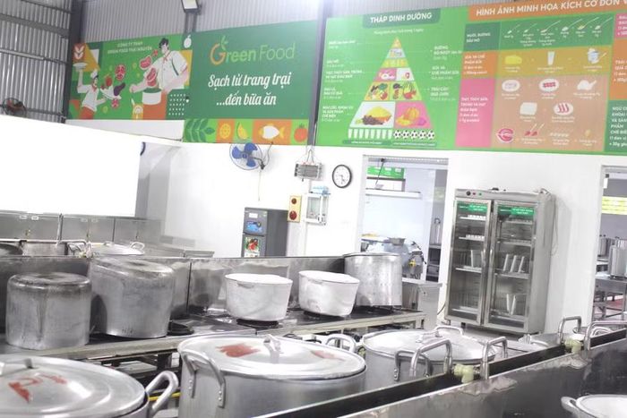 Không chỉ cần đủ dinh dưỡng, các suất ăn cần đảm bảo vệ sinh an toàn thực phẩm.