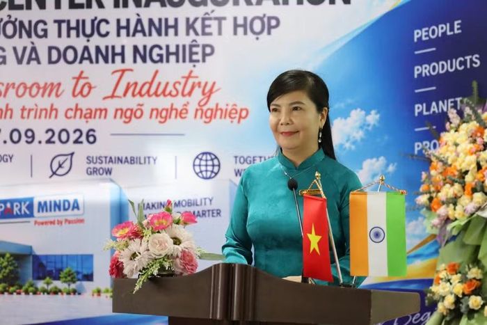 Tiến sĩ Phạm Thị Lan Phương - Hiệu trưởng Trường CĐ Cơ khí nông nghiệp phát biểu tại sự kiện.