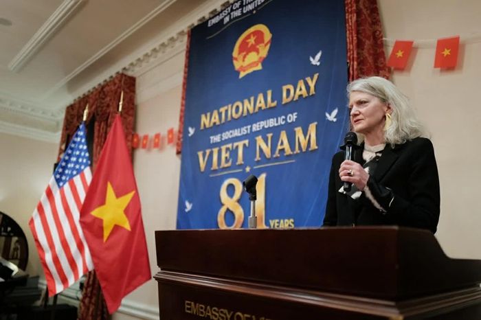 Thứ trưởng Ngoại giao Hoa Kỳ Allison Hooker phát biểu. (Nguồn: Đại sứ quán Việt Nam tại Hoa Kỳ)