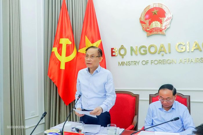 Bộ trưởng Ngoại giao Lê Hoài Trung phát biểu tại buổi làm việc với Ban Thường vụ Tỉnh ủy Gia Lai. (Ảnh: Nguyễn Nhuận)
