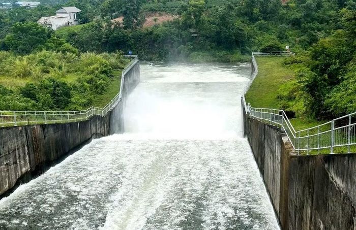 Thái Nguyên dự kiến xả nước qua tràn hồ Núi Cốc 50-150m³/s từ 14h ngày 17/9. Ảnh: T.L