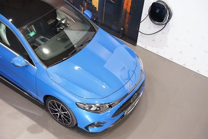 Xe trang bị gói ngoại thất thể thao AMG Line - Ảnh: Vĩnh Nam
