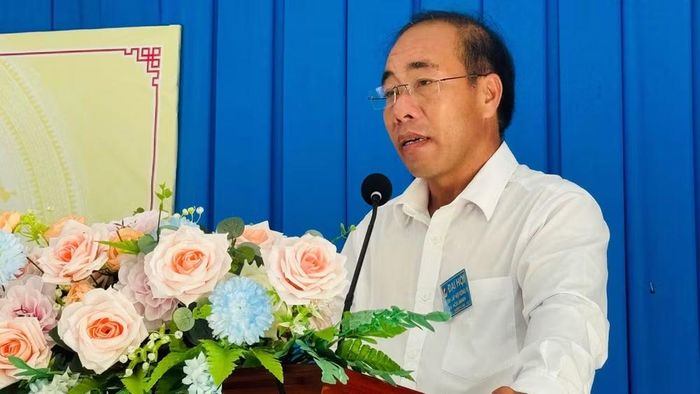 Ông Nguyễn Thanh Cần, Phó Chủ tịch UBND xã Hòa Minh phát biểu tại buổi lễ. (Ảnh: Trí Trần)