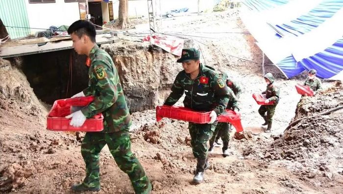 Ngày 17/9, lực lượng tìm kiếm đã quy tập được 17 bộ hài cốt liệt sĩ (ảnh: BTL TP Hồ Chí Minh).