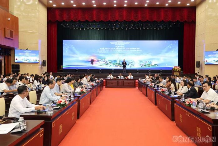 Toàn cảnh hội nghị.