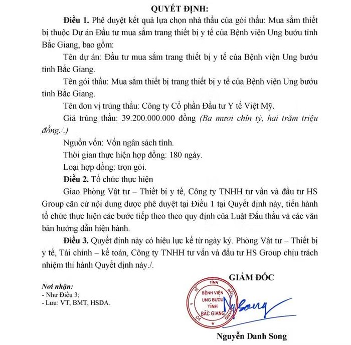Ông Nguyễn Danh Song - Giám đốc Bệnh viện Ung bướu tỉnh Bắc Giang (cũ), hiện là Giám đốc Bệnh viện Ung bướu tỉnh Bắc Ninh, thời điểm đó ký quyết định phê duyệt kết quả lựa chọn nhà thầu cho Công ty Việt Mỹ. Nguồn: Trung tâm Đấu thầu qua mạng quốc gia.
