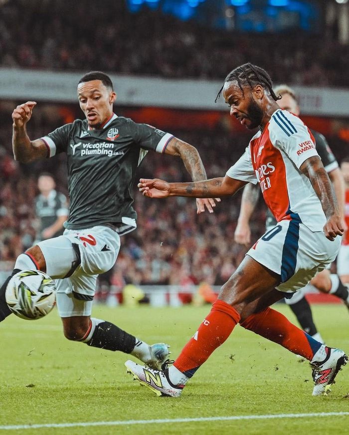Cơn lốc đường biên của Premier League một thời bây giờ chật vật không trụ lại nổi ở Feyenoord.