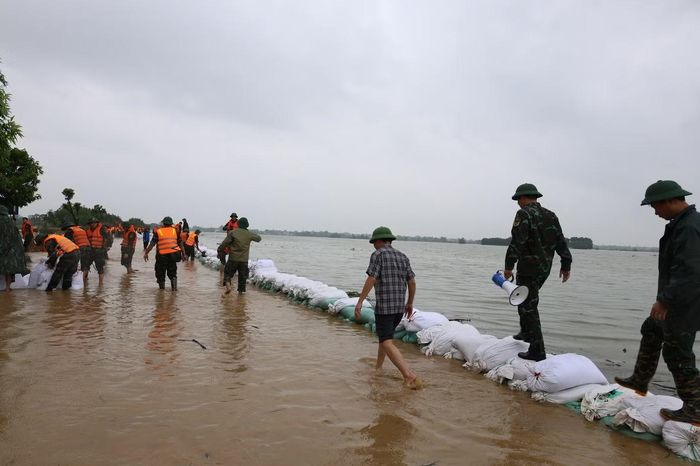 Xã Xuân Mai (Hà Nội) ứng phó với ngập lụt do lũ sông Bùi vượt báo động 3.
