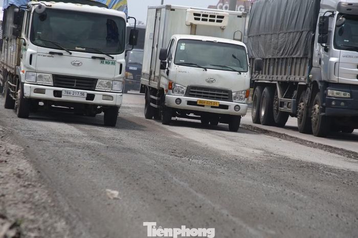 Nhiều tài xế ngao ngán khi qua Quốc lộ 51, đặc biệt là những đoạn đang sửa dở dang.