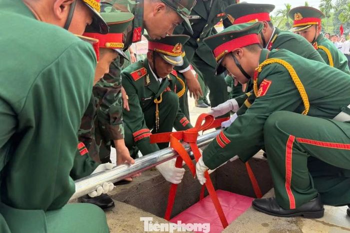 Khu mộ tập thể liệt sĩ được tổ chức an táng tại Nghĩa trang liệt sĩ Tân Bình, xã Hiệp Đức.