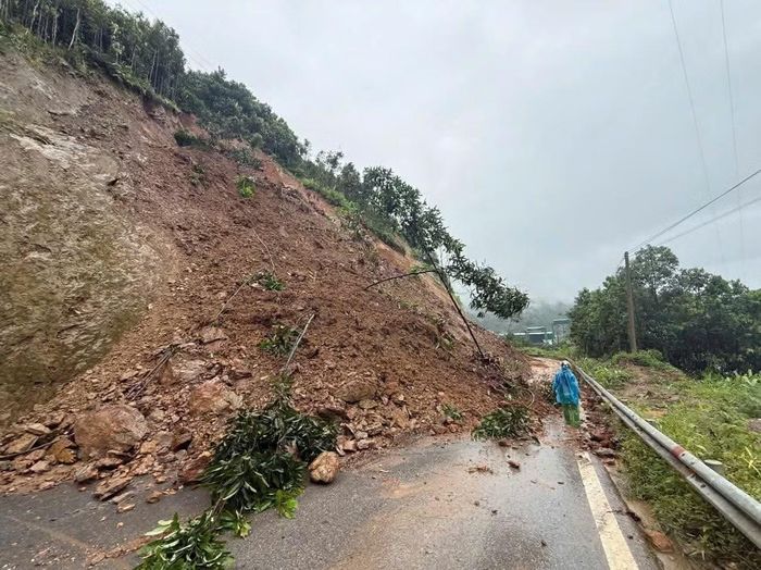 Phú Thọ, Lào Cai, Sơn La đang khẩn trương rà soát các khu vực nguy hiểm, chủ động di dời người dân và duy trì lực lượng ứng trực 24/24 giờ