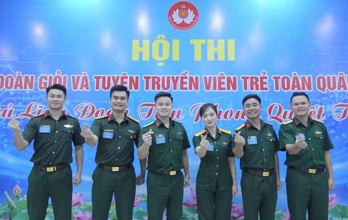6 cán bộ Đoàn đoạt giải Nhất hội thi. Ảnh: Nguyễn Minh