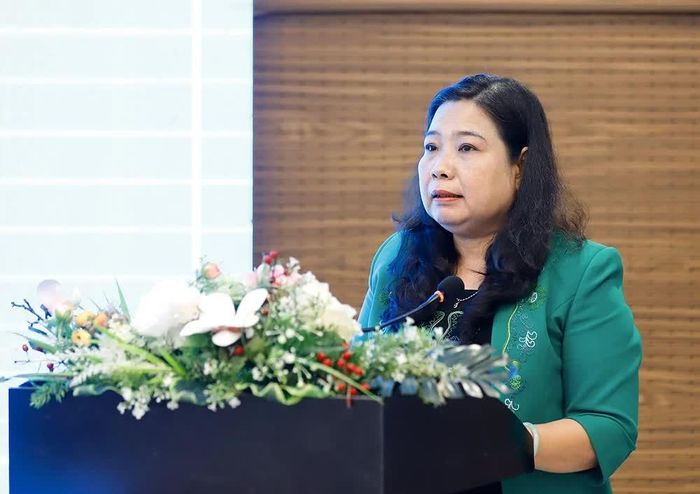 Bà Hồ Thị Cẩm Đào, Phó Bí thư Thành ủy, Chủ tịch Ủy ban MTTQVN TP Cần Thơ, phát biểu chào mừng hội nghị.