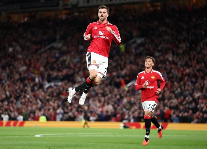 Màn ăn mừng của Mason Mount