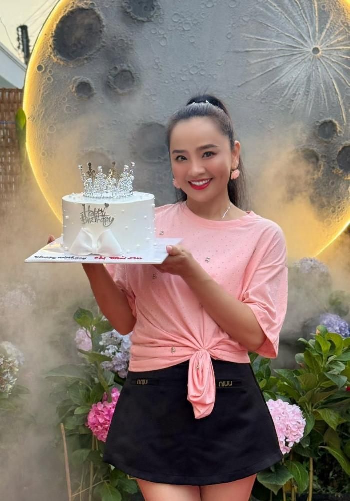Hoài An vẫn chọn sống độc thân dù vẫn có không ít người theo đuổi. 