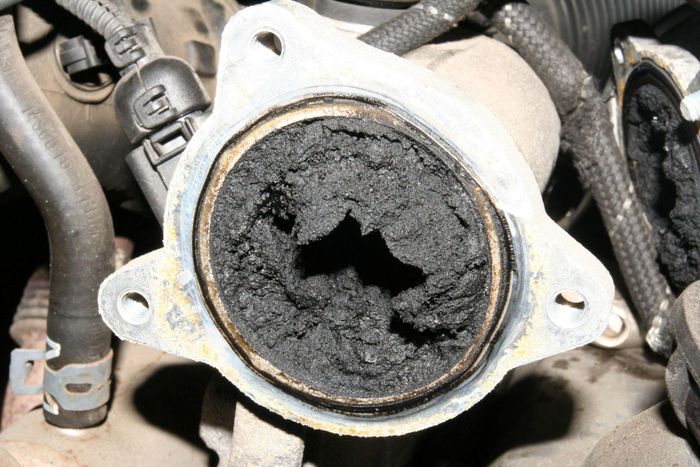 Vấn đề khi động cơ diesel hoạt động ở tải thấp trong thời gian dài là hiện tượng tích tụ nhiên liệu ướt. Ảnh: Sagen