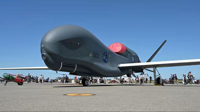 Một máy bay trinh sát không người lái UAV RQ-4B Global Hawk tại Căn cứ Không quân Misawa của Lực lượng Phòng vệ Trên không Nhật Bản vào ngày 8/9/2024. (Ảnh: Konosuke Urata/asia.nikkei.com)