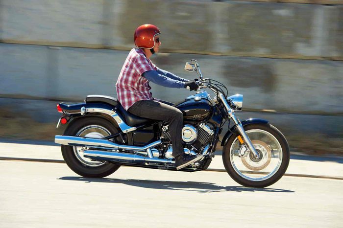 Yamaha V Star 650 là mẫu cruiser được nhiều người lựa chọn nhờ chiều cao yên thấp, kiểu dáng truyền thống. Ảnh: Total Motorcycle