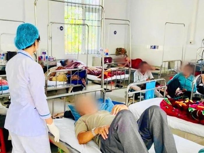 254 bệnh nhân bị ngộ độc thực phẩm do ăn bánh mì tại cơ sở Bin Bin. Ảnh: N.N