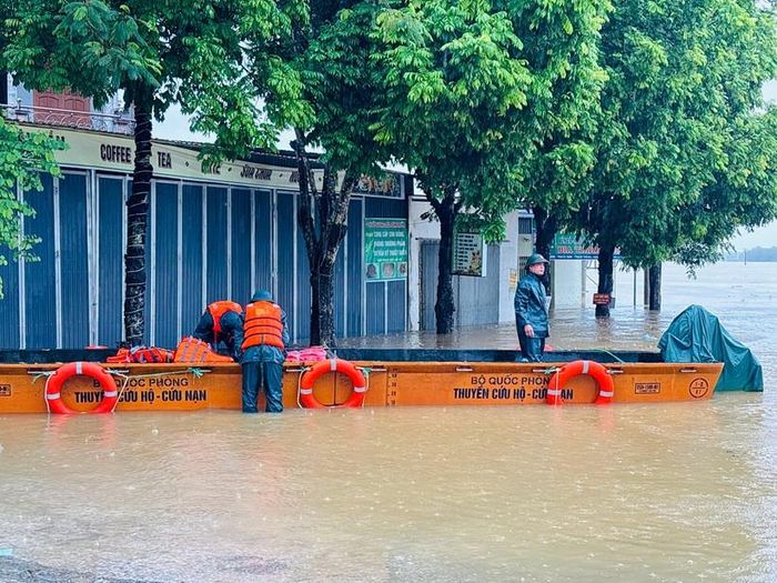  Hàng nghìn lượt cán bộ, chiến sĩ cùng trang thiết bị cứu hộ, cứu nạn đã được huy động 