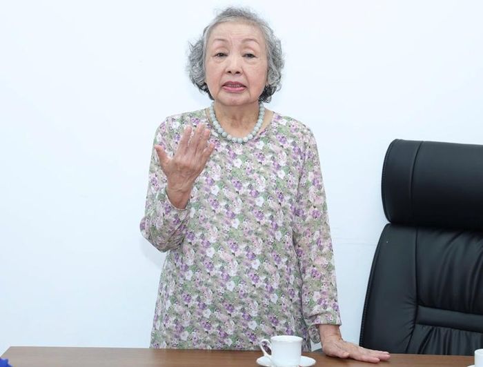 Tiến sĩ -Luật gia Nguyễn Thị Sơn, Viện trưởng Viện Khoa học Pháp lý và Kinh doanh Quốc tế phát biểu chúc mừng và giao nhiệm vụ cho Ban lãnh đạo Trung tâm Tư vấn Pháp luật IBLA.