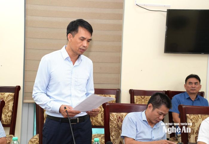 Đại diện nhà đầu tư báo cáo tiến độ triển khai các thủ tục dự án. Ảnh: Nguyễn Toàn