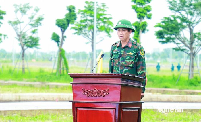 Đại diện Quân khu 4 báo cáo phương án thực binh “Vòm phòng không bền vững”. Ảnh: Thành Duy