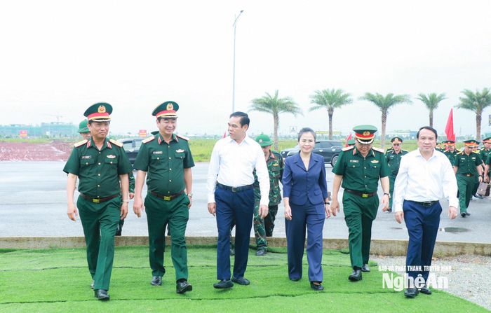Trung tướng Trương Mạnh Dũng - Phó Tổng Tham mưu trưởng Quân đội nhân dân Việt Nam về kiểm tra phương án thực binh “Vòm phòng không bền vững” tại Nghệ An. Ảnh: Thành Duy