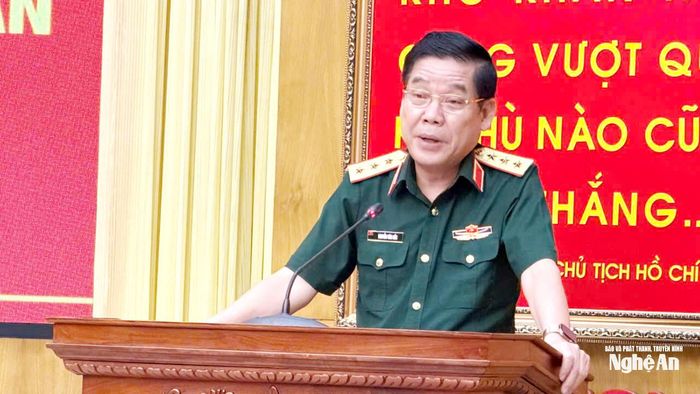 Thượng tướng Nguyễn Văn Gấu - Thứ trưởng Bộ Quốc phòng, Phó Trưởng Ban Chỉ đạo Quốc gia 515 phát biểu tại buổi làm việc. Ảnh: Cảnh Hồng