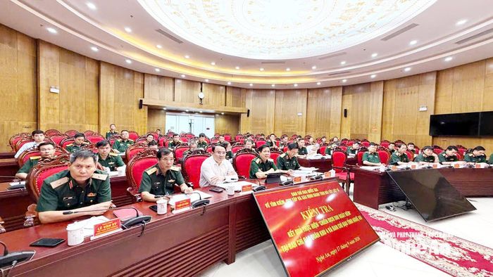 Các đại biểu tham dự buổi làm việc. Ảnh: Cảnh Hồng