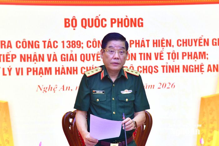 Thượng tướng Nguyễn Văn Gấu - Ủy viên Trung ương Đảng, Thứ trưởng Bộ Quốc phòng, Trưởng ban chỉ đạo 1389 Bộ Quốc phòng phát biểu kết luận buổi kiểm tra. Ảnh: Trọng Kiên