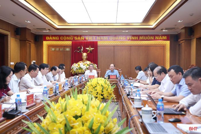 Toàn cảnh cuộc họp.
