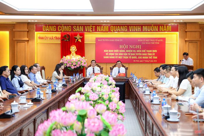 Toàn cảnh hội nghị.