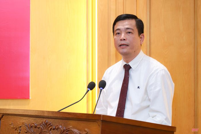 Đồng chí Nguyễn Thành Đồng - Ủy viên BTV Tỉnh ủy, Chủ tịch Ủy ban MTTQ tỉnh phát biểu tại hội nghị.