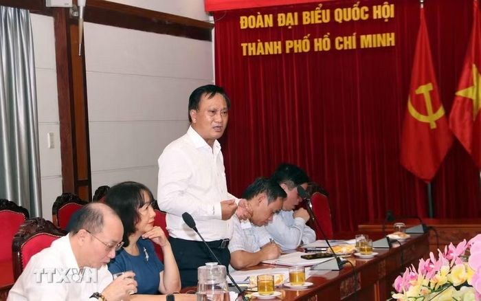 Luật sư Hà Hải, Phó Chủ nhiệm Đoàn Luật sư Thành phố Hồ Chí Minh góp ý Luật Luật sư (sửa đổi). (Ảnh: Xuân Khu/TTXVN)