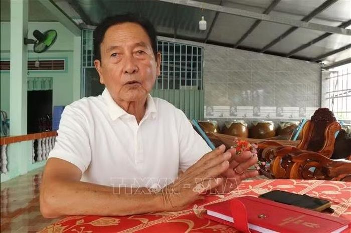 Ông Lê Văn Sáu đã vinh dự được Chủ tịch nước tặng thưởng Huân chương Lao động hạng Ba vào năm 2020 và hai lần được Trung ương Hội Nông dân vinh danh là Nông dân xuất sắc Việt Nam (năm 2022 và năm 2026).