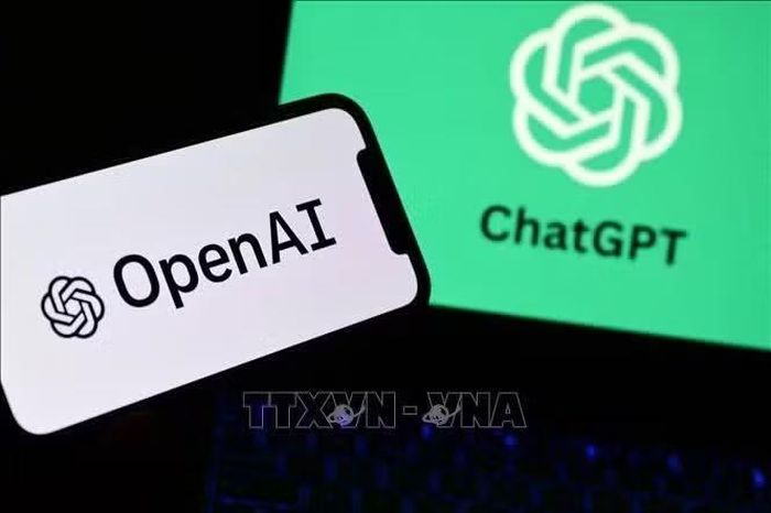 Biểu tượng của công ty trí tuệ nhân tạo OpenAI trên màn hình điện thoại, máy tính. Ảnh tư liệu: AFP/TTXVN (Bên thứ ba không được phép chia sẻ, khai thác)