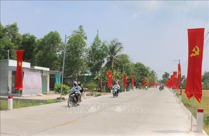 Những tuyến đường nông thôn được bê tông hóa tại xã Ô Lâm (An Giang) được đầu tư từ ngân sách Nhà nước và nguồn lực xã hội.