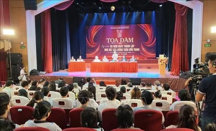 Quang cảnh toạ đàm.