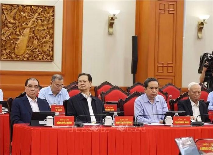 Các đại biểu tham dự Phiên họp thứ hai của Ban Chỉ đạo Tổng kết 100 năm Đảng lãnh đạo cách mạng Việt Nam, định hướng lãnh đạo phát triển đất nước trong 100 năm tiếp theo và Tổng kết 40 năm thực hiện Cương lĩnh xây dựng đất nước trong thời kỳ quá độ lên chủ nghĩa xã hội. Ảnh: Thống Nhất/TTXVN