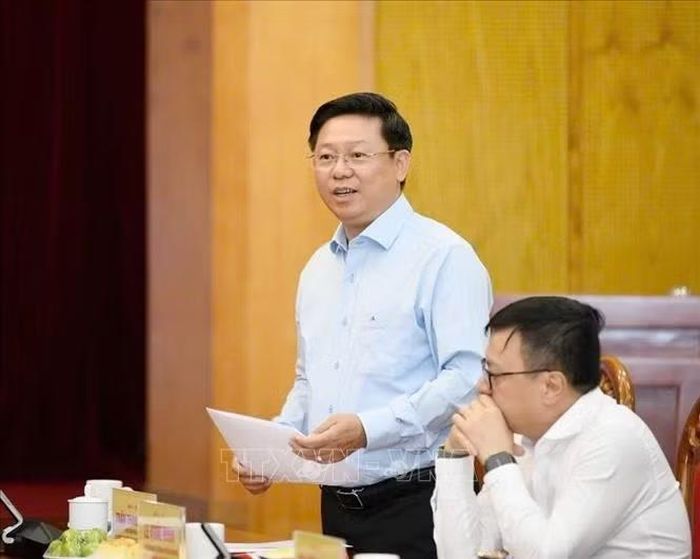 Đồng chí Trần Thanh Lâm, Ủy viên Trung ương Đảng, Phó Trưởng Ban Thường trực Ban Tuyên giáo Trung ương phát biểu tại buổi làm việc.