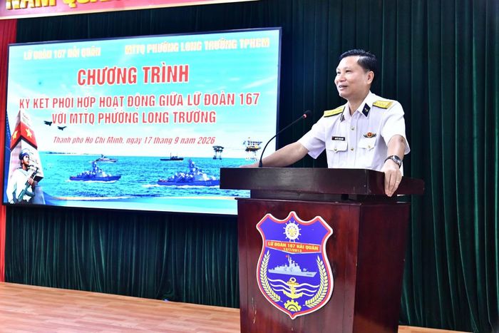 Đại tá Nguyễn Thành Nhân, Chính ủy Lữ đoàn 167 phát biểu.